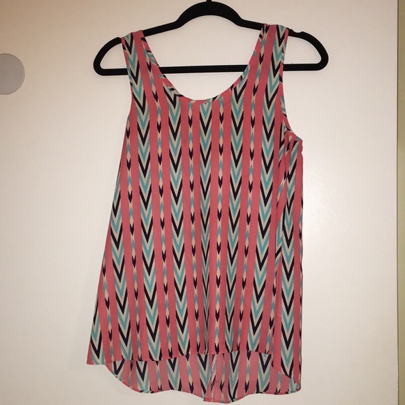 Chevron Top with Bow Accent - Picture 2 of 3